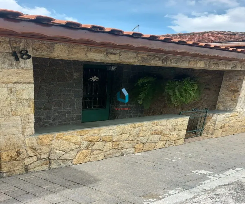 Foto 1 de Casa com 3 Quartos à venda, 154m² em Vila Carmosina, São Paulo