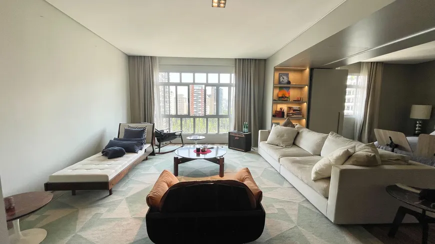 Foto 1 de Apartamento com 2 Quartos à venda, 141m² em Vila Nova Conceição, São Paulo