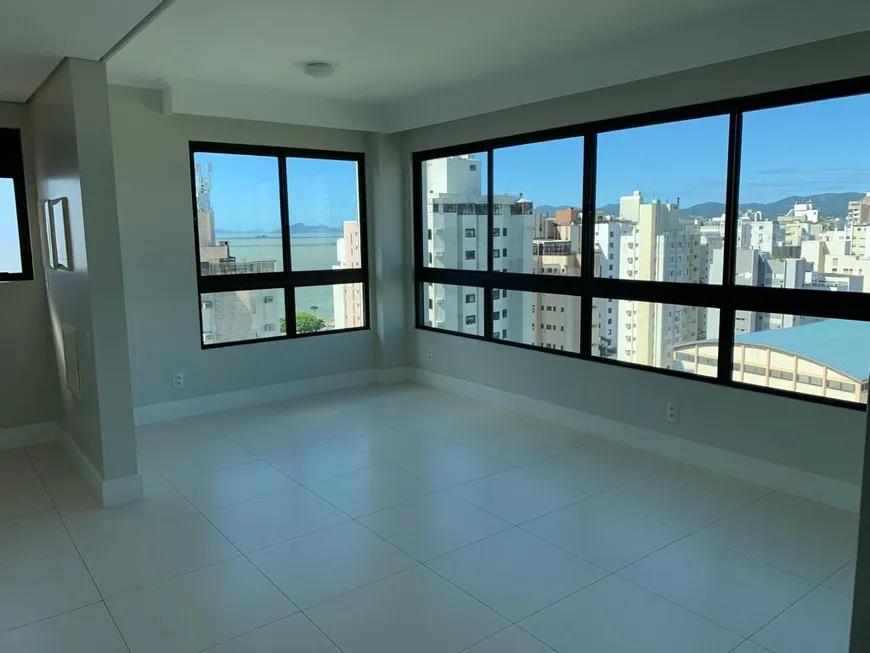 Foto 1 de Apartamento com 2 Quartos para venda ou aluguel, 70m² em Centro, Florianópolis