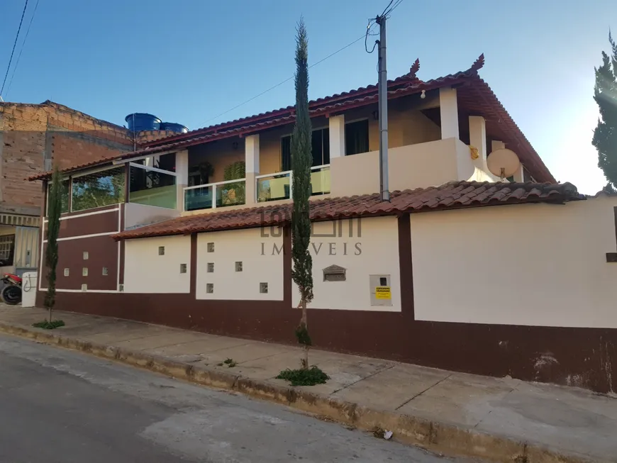 Foto 1 de Casa com 4 Quartos à venda, 280m² em Cidade Nova, São João Del Rei
