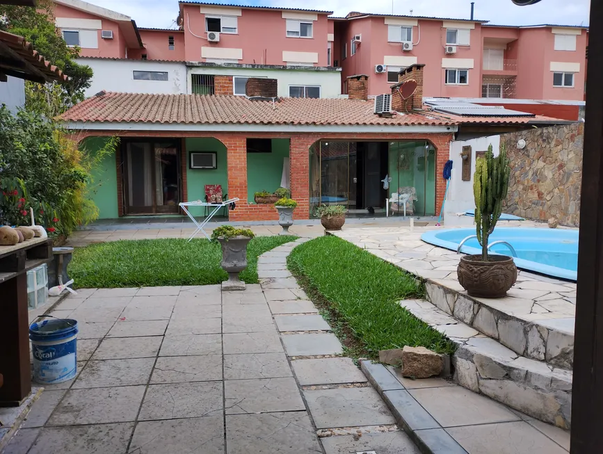 Foto 1 de Casa com 2 Quartos à venda, 155m² em Centro, Pelotas