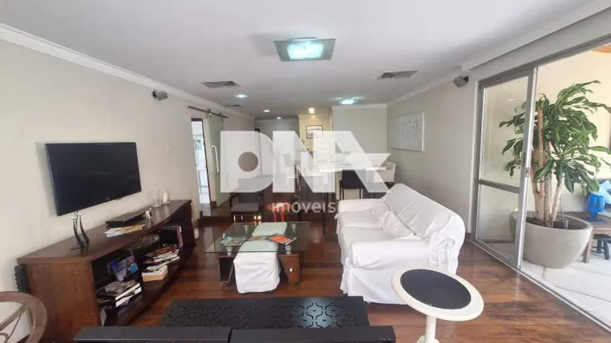 Foto 1 de Cobertura com 3 Quartos à venda, 180m² em Copacabana, Rio de Janeiro