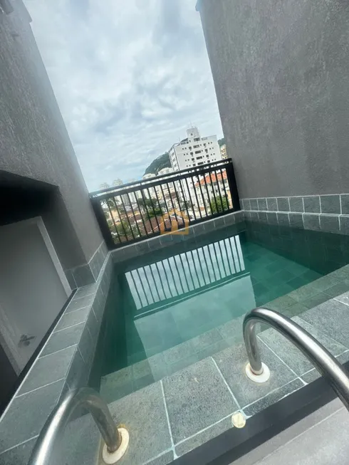 Foto 1 de Casa com 2 Quartos à venda, 92m² em Marapé, Santos