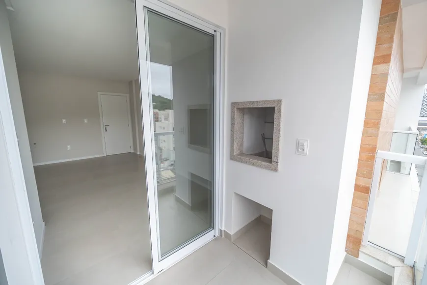 Foto 1 de Apartamento com 2 Quartos à venda, 60m² em Nacoes, Balneário Camboriú