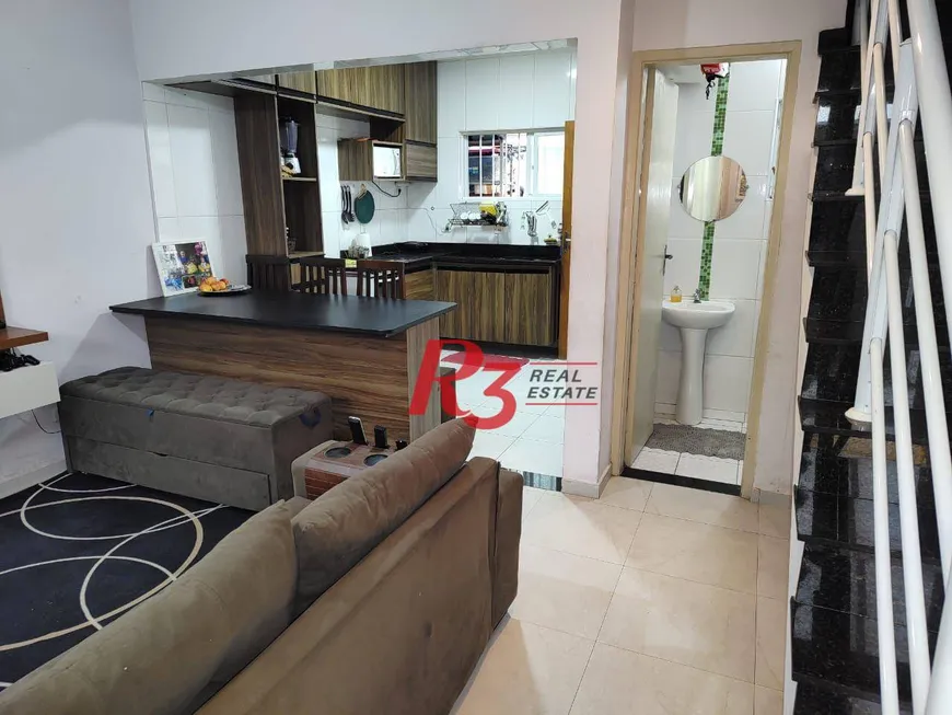 Foto 1 de Casa com 2 Quartos à venda, 80m² em Vila Voturua, São Vicente