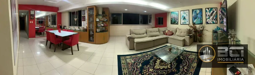 Foto 1 de Apartamento com 3 Quartos à venda, 146m² em Derby, Recife