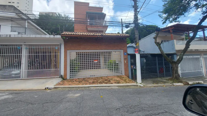 Foto 1 de Sobrado com 4 Quartos à venda, 333m² em Vila Ipojuca, São Paulo