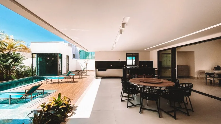 Foto 1 de Casa de Condomínio com 4 Quartos à venda, 601m² em Jardim Versailles, Uberlândia