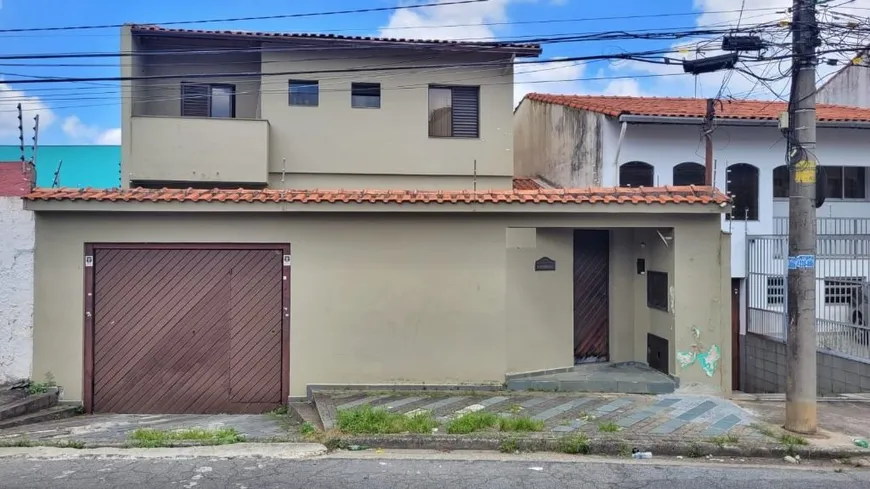 Foto 1 de Sobrado com 3 Quartos à venda, 319m² em Vila Valparaiso, Santo André