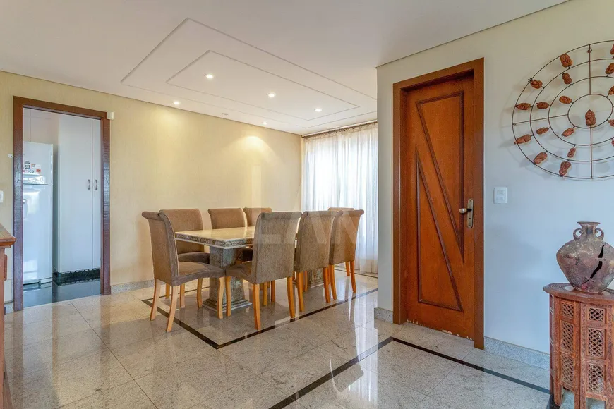 Foto 1 de Casa com 4 Quartos para alugar, 403m² em Belvedere, Belo Horizonte