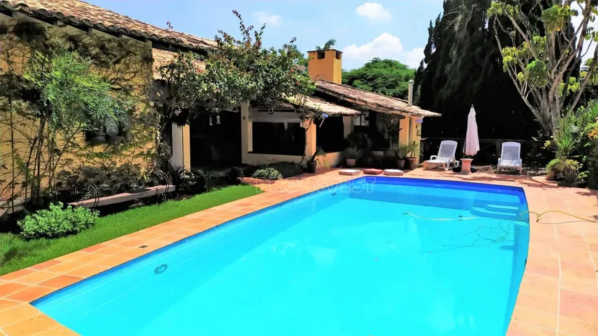 Foto 1 de Casa com 4 Quartos à venda, 490m² em Águas da Fazendinha, Carapicuíba