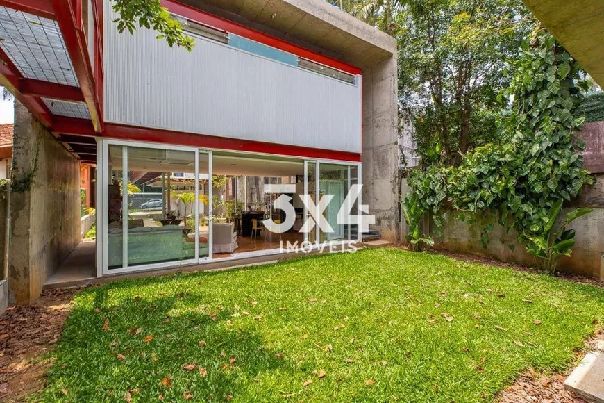 Foto 1 de Sobrado com 4 Quartos para venda ou aluguel, 400m² em Campo Belo, São Paulo