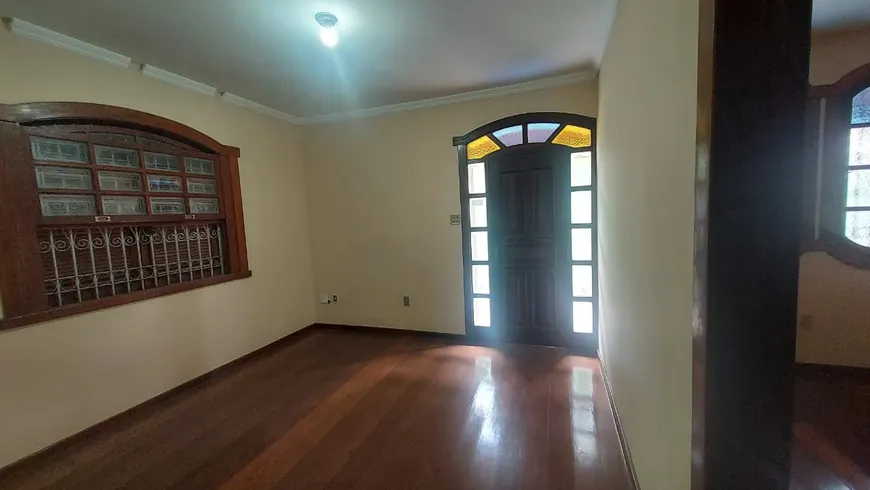 Foto 1 de Casa com 5 Quartos à venda, 294m² em Renascença, Belo Horizonte