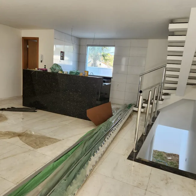 Foto 1 de Casa com 3 Quartos à venda, 140m² em Santa Amélia, Belo Horizonte