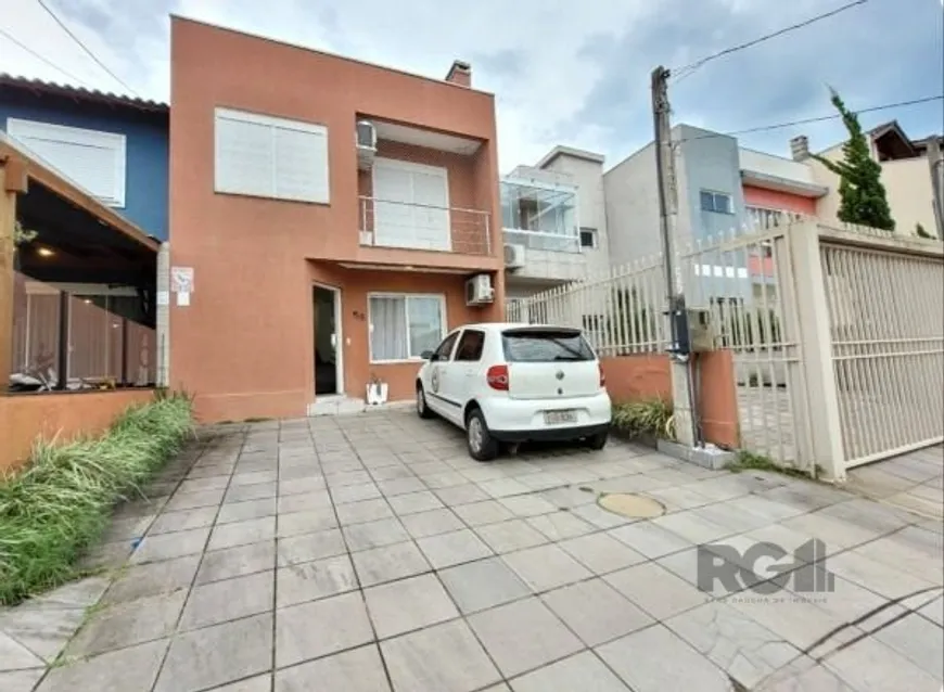 Foto 1 de Casa com 3 Quartos para alugar, 137m² em Hípica, Porto Alegre