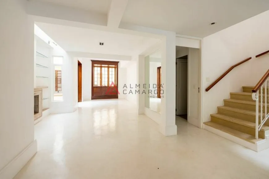 Foto 1 de Casa com 4 Quartos à venda, 300m² em Jardim Paulistano, São Paulo