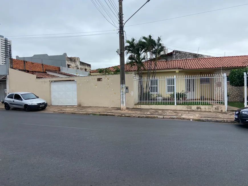 Foto 1 de Casa com 3 Quartos à venda, 320m² em Jardim Cuiabá, Cuiabá