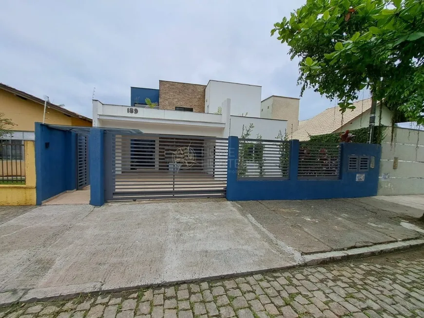 Foto 1 de Casa com 4 Quartos à venda, 200m² em Saguaçú, Joinville