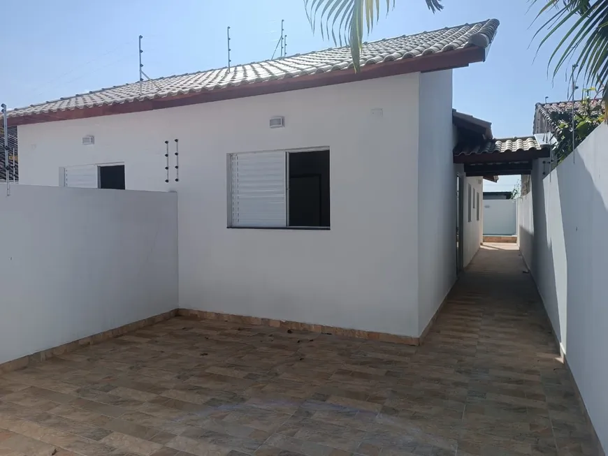 Foto 1 de Casa com 2 Quartos à venda, 66m² em Jardim Jamaica, Itanhaém