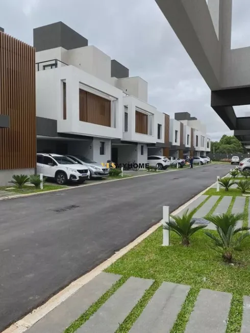 Foto 1 de Casa com 3 Quartos à venda, 194m² em Butiatuvinha, Curitiba