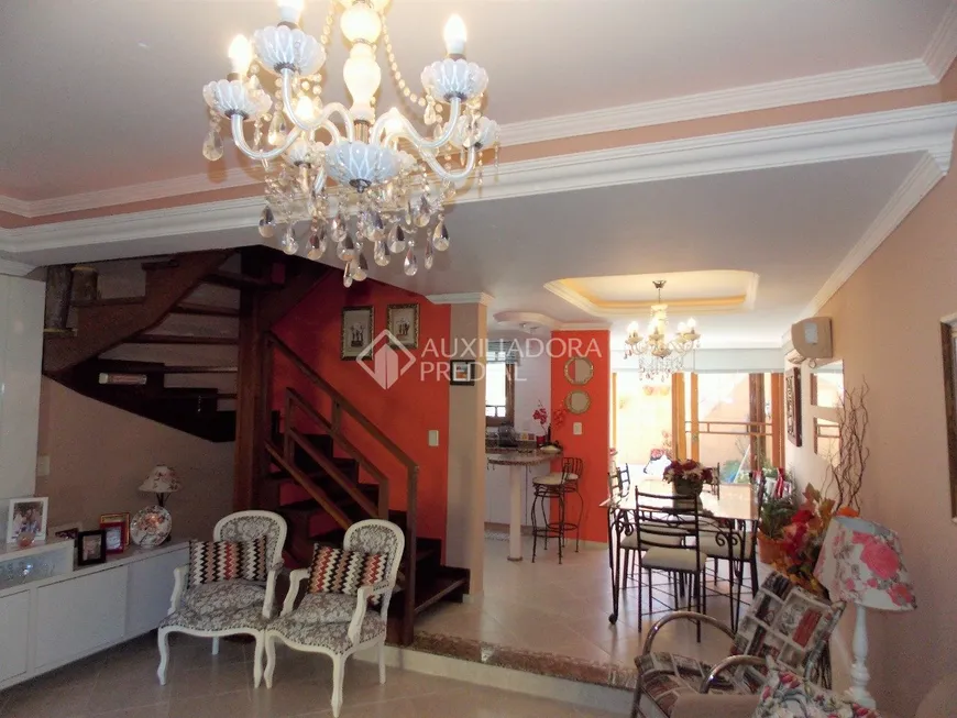 Foto 1 de Casa de Condomínio com 2 Quartos à venda, 212m² em Hípica, Porto Alegre