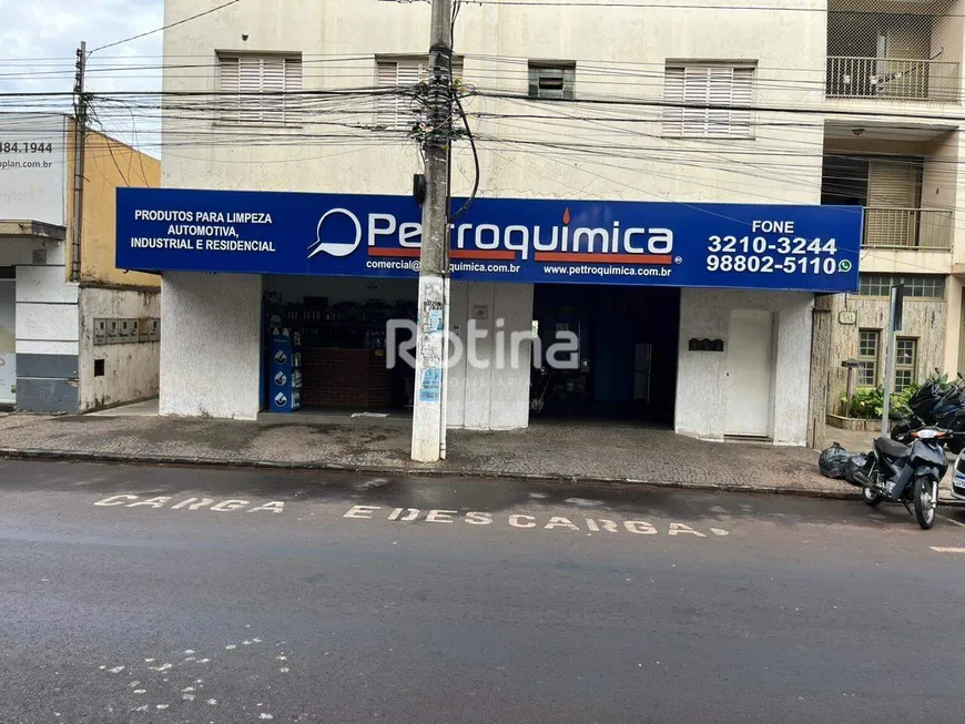 Foto 1 de Apartamento com 3 Quartos para alugar, 70m² em Daniel Fonseca, Uberlândia