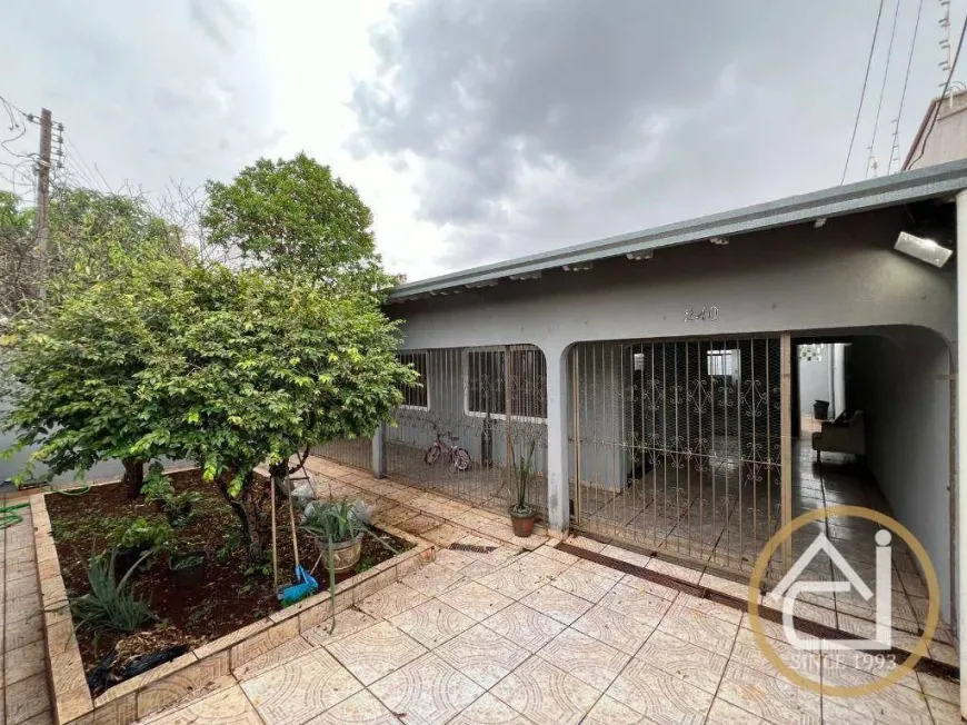 Foto 1 de Casa com 2 Quartos à venda, 100m² em Conjunto Habitacional Maria Cecília Serrano de Oliveira, Londrina