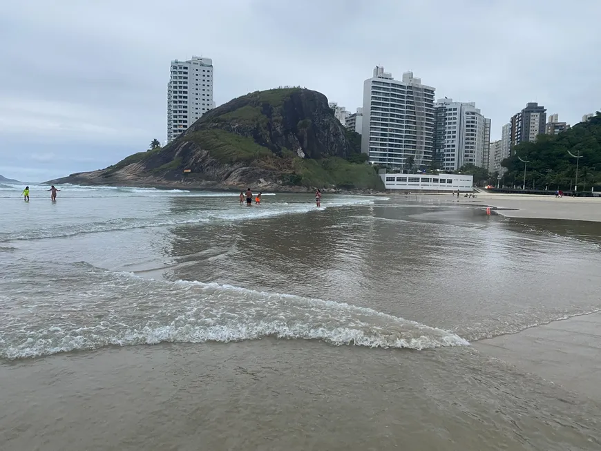 Foto 1 de Casa com 4 Quartos à venda, 253m² em Balneário Praia do Pernambuco, Guarujá