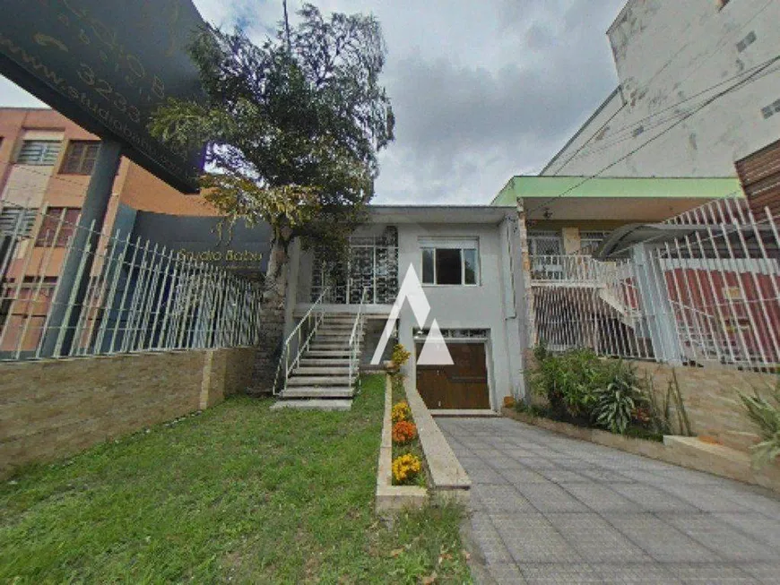 Foto 1 de Casa com 3 Quartos à venda, 263m² em Azenha, Porto Alegre