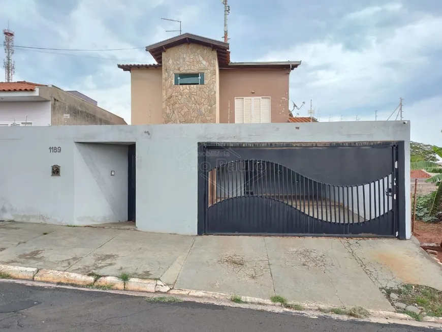 Foto 1 de Sobrado com 3 Quartos à venda, 153m² em Vila Harmonia, Araraquara