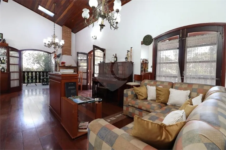 Foto 1 de Casa de Condomínio com 3 Quartos à venda, 400m² em Caxambú, Jundiaí