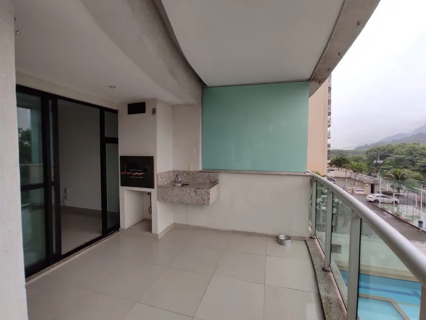 Foto 1 de Apartamento com 3 Quartos à venda, 76m² em Barra da Tijuca, Rio de Janeiro