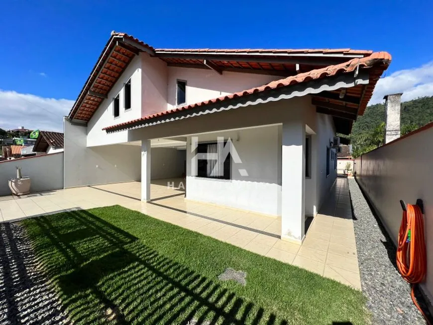 Foto 1 de Casa com 3 Quartos à venda, 185m² em Jaraguá Esquerdo, Jaraguá do Sul