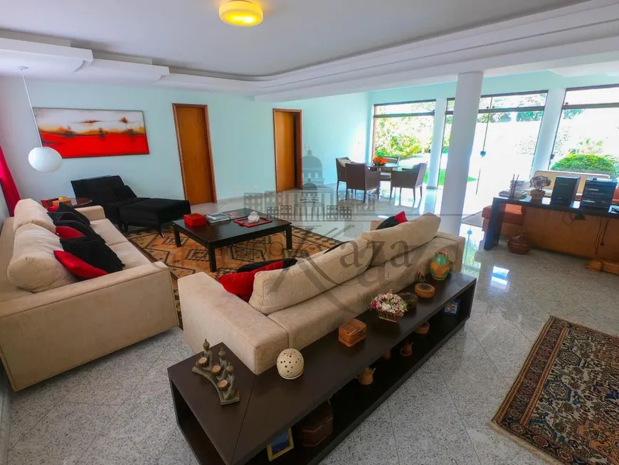 Foto 1 de Casa de Condomínio com 7 Quartos à venda, 730m² em Parque Residencial Aquarius, São José dos Campos