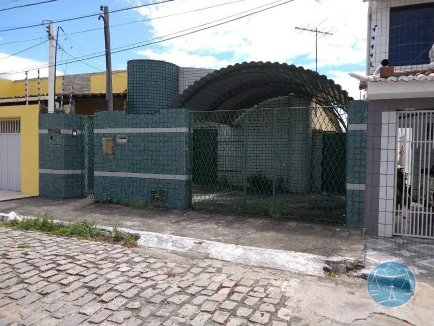 Foto 1 de Casa com 4 Quartos à venda, 169m² em Dix-sept Rosado, Natal