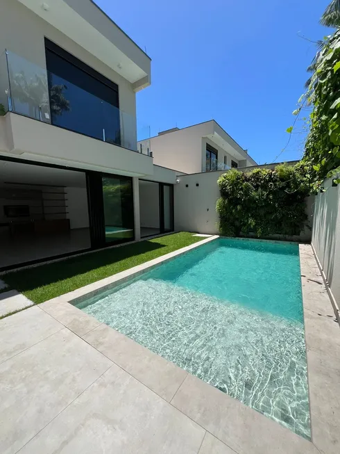 Foto 1 de Casa de Condomínio com 4 Quartos à venda, 200m² em Praia de Juquehy, São Sebastião