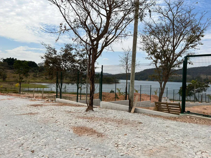 Foto 1 de Lote/Terreno para venda ou aluguel, 1950m² em Centro, Itaúna