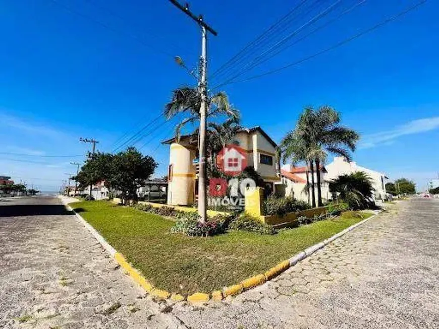 Foto 1 de Casa com 3 Quartos à venda, 199m² em Centro, Balneário Arroio do Silva