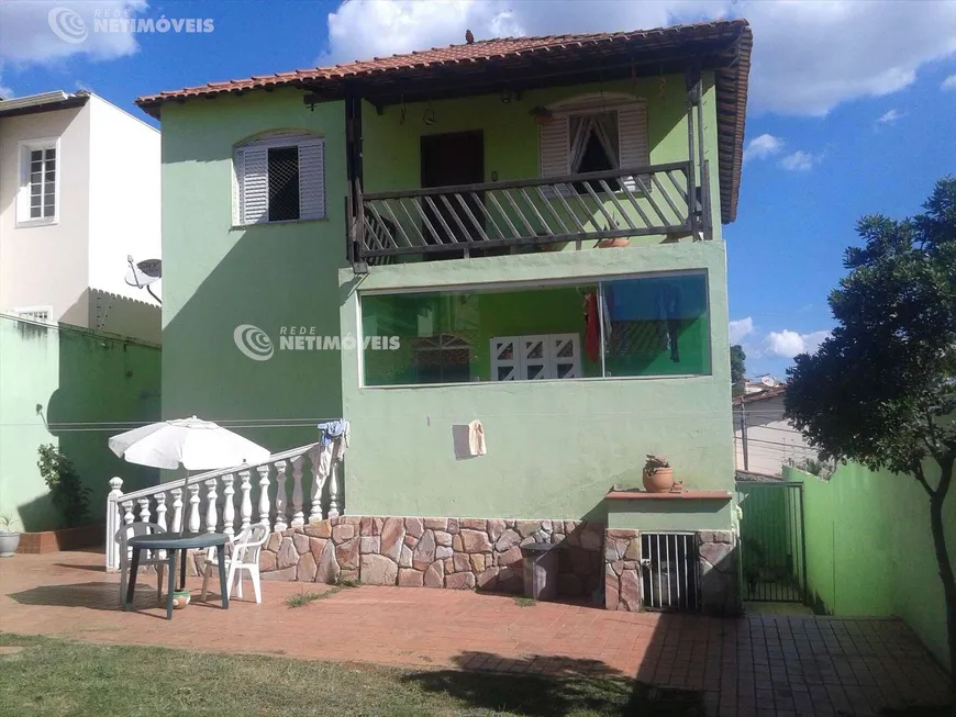 Foto 1 de Casa com 4 Quartos à venda, 175m² em Alvorada, Contagem