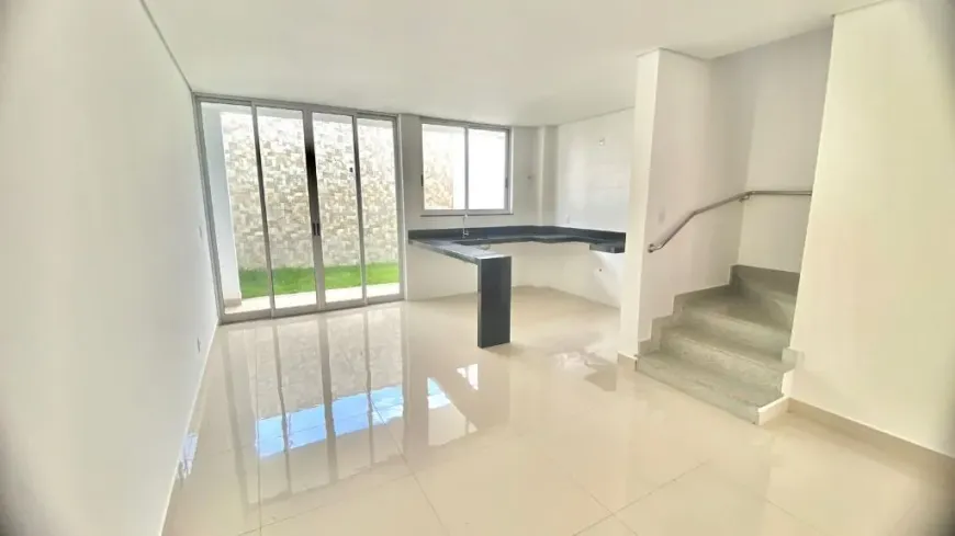 Foto 1 de Casa com 3 Quartos à venda, 113m² em Santa Rosa, Belo Horizonte