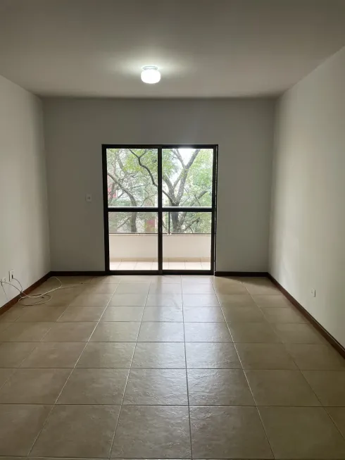 Foto 1 de Apartamento com 3 Quartos para alugar, 98m² em Zona 07, Maringá