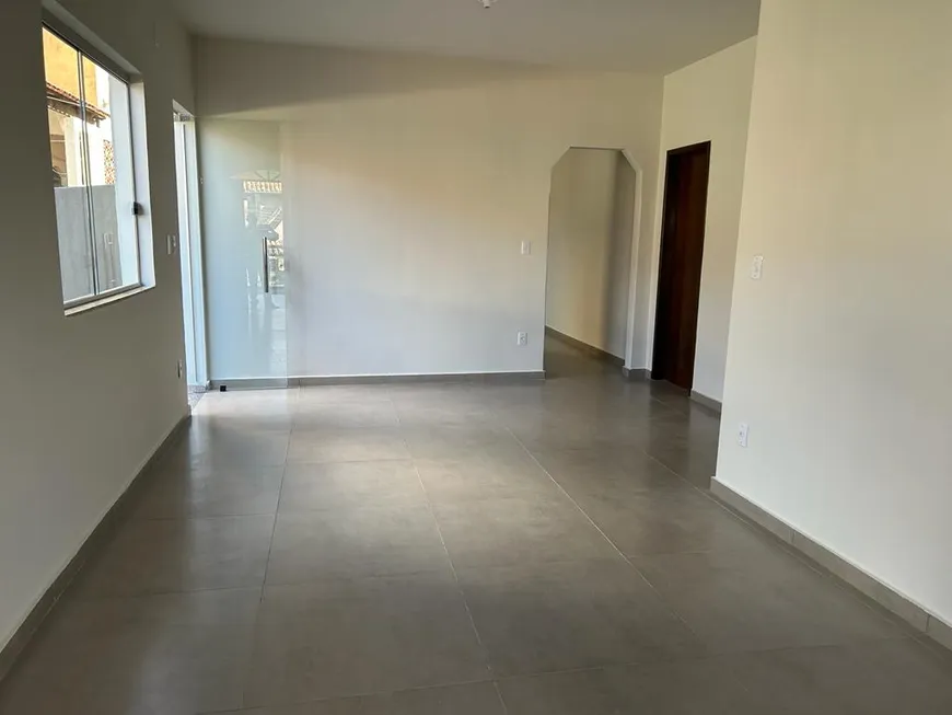 Foto 1 de Casa com 3 Quartos à venda, 120m² em Parque Turistas, Contagem