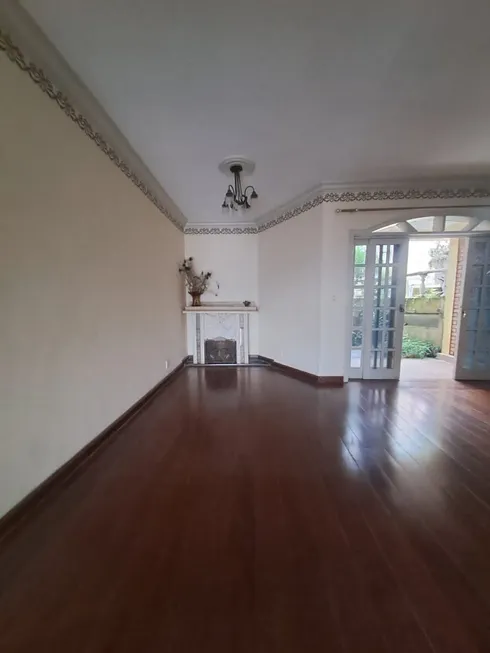 Foto 1 de Casa com 3 Quartos para alugar, 350m² em Ouro Velho Mansões, Nova Lima