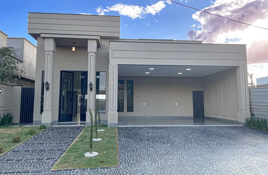 Foto 1 de Casa de Condomínio com 3 Quartos à venda, 218m² em , Rio Verde