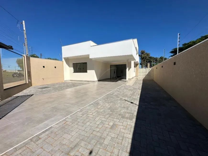 Foto 1 de Casa com 3 Quartos para alugar, 100m² em Jardim Rebouças, Maringá