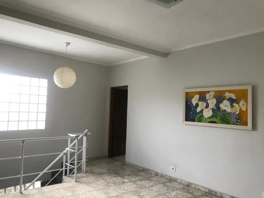 Foto 1 de Casa com 4 Quartos à venda, 176m² em Jardim Elvira, Osasco