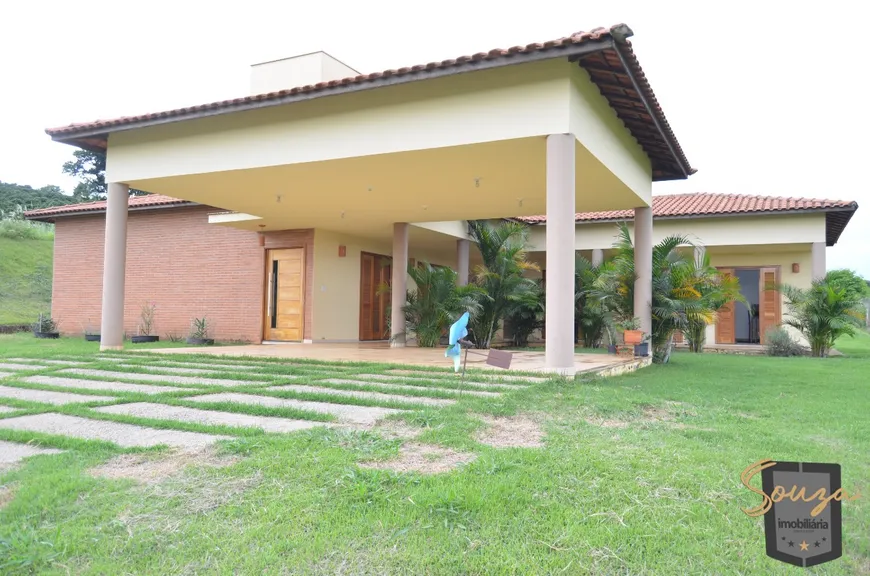 Foto 1 de Fazenda/Sítio com 4 Quartos à venda, 218m² em , São José do Rio Pardo