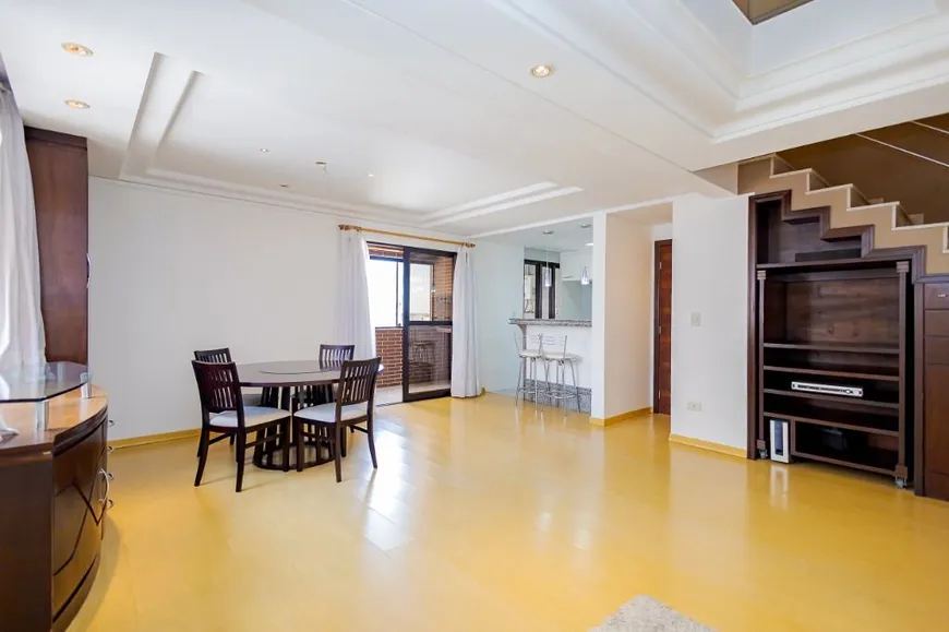 Foto 1 de Apartamento com 2 Quartos para alugar, 96m² em Cabral, Curitiba