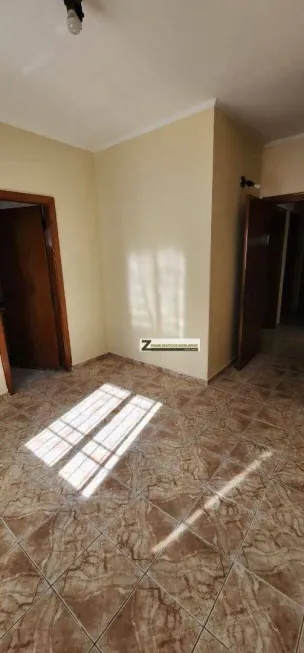 Foto 1 de Casa com 3 Quartos para alugar, 250m² em Jardim Maia, Guarulhos