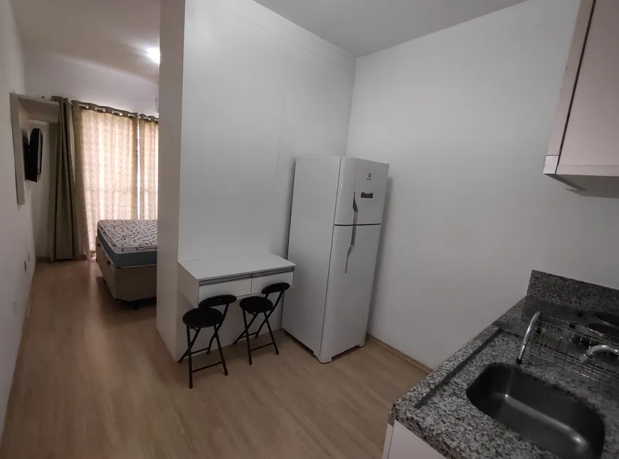 Foto 1 de Apartamento com 1 Quarto para alugar, 27m² em Granja Viana, Carapicuíba